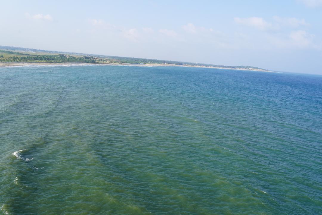 Arugambay beach